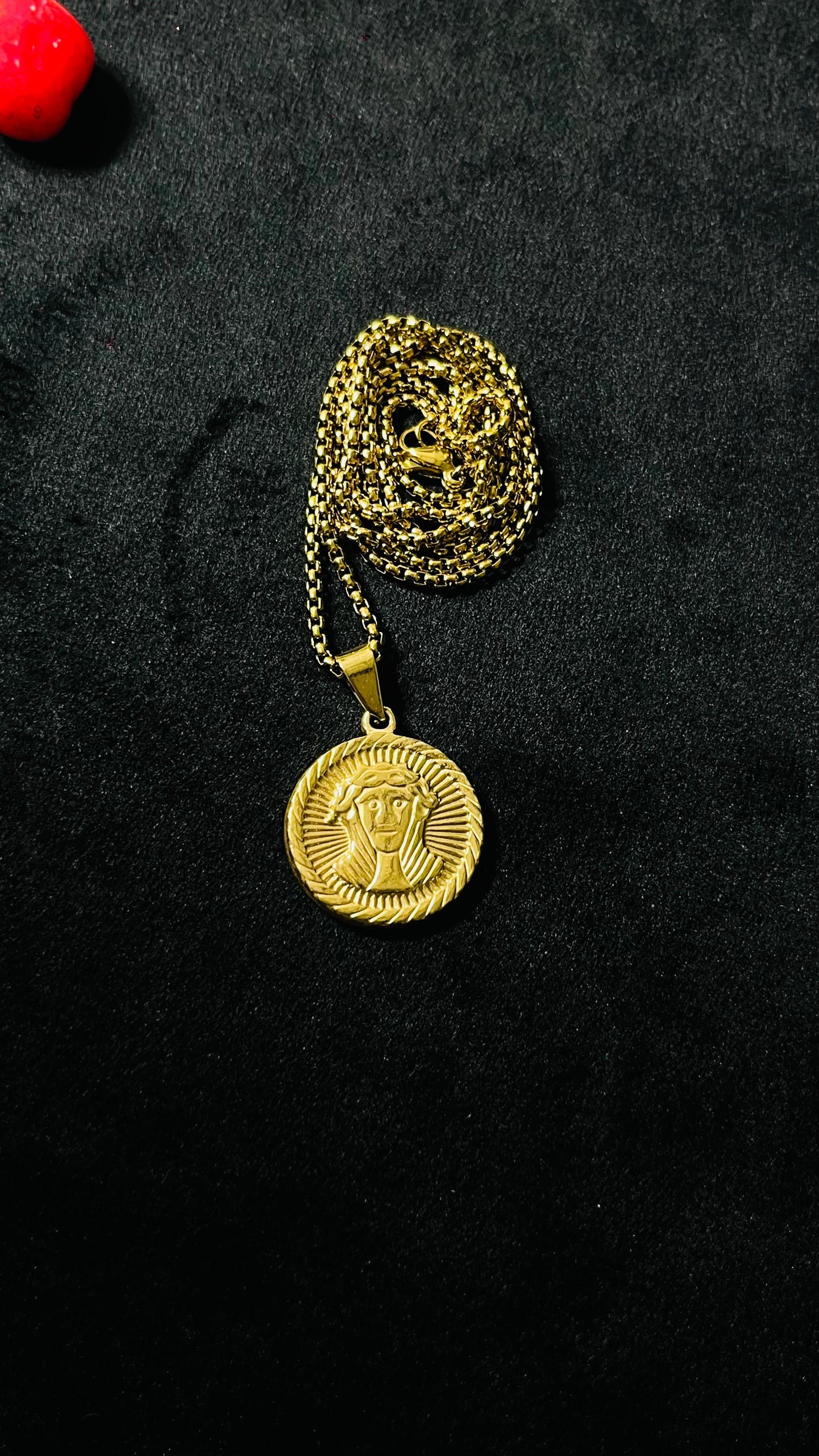 Fasionable and trendy golden neck chain for girls and women